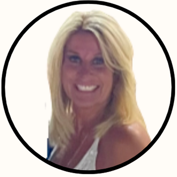 Julia Wesa-Goelz headshot